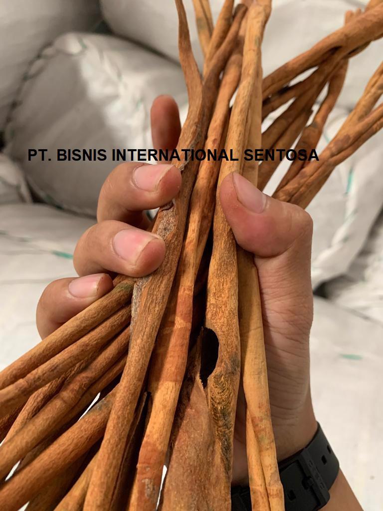 Product image - We offer long sticks cinnamon, cut cinnamon in any requested centimeter and broken cinnamon depends on customer's application. TDS and Sample are available upon request. 